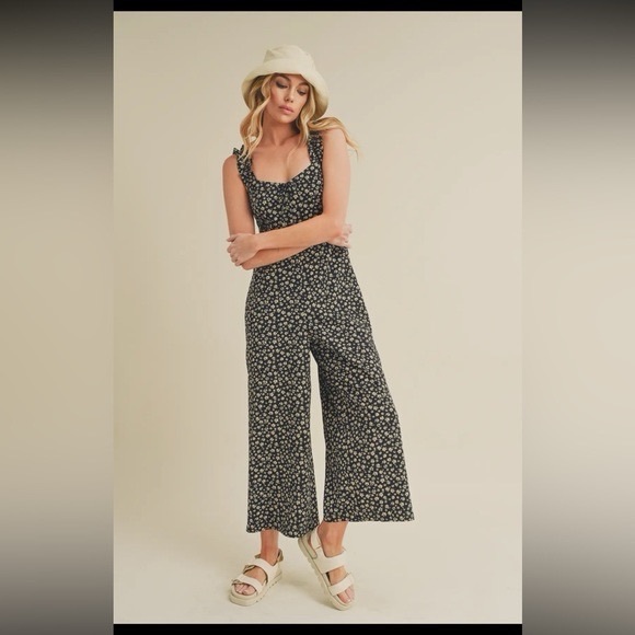 NWT Aemi + Co Floral Black Jumpsuit - Picture 15 of 16